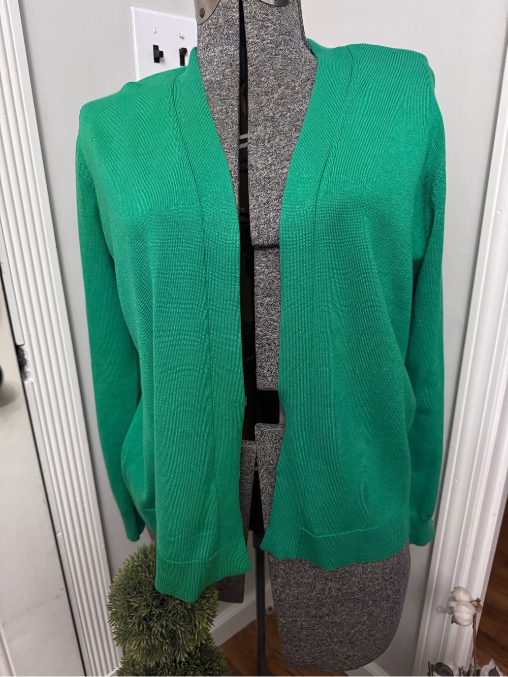Women’s Verve Ami Green Open-Front Sweater Cardigan Gold Button Detail Medium